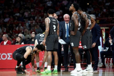 PARTIZAN EKSIRA EFES: Za Žocove punele samo je pobeda opcija