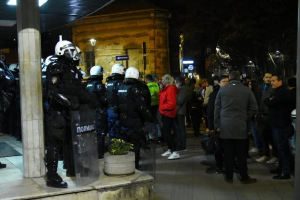 UHAPŠEN OSUMNJIČENI ZA NAPAD NA GRADONAČELNIKA NIŠA! MUP se oglasio nakon napada na funkcionere u Nišu! Policija ispitala još 10 OSOBA!