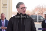 VUČIĆ U TOPLIČKOM I JABLANIČKOM OKRUGU! Obilazi fabriku za preradu voća u Bojniku!