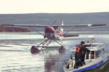 VIDEO SAM KAKO PADA AVION! Očevidac ispričao JEZIVE detalje drame na Savi: Izvukli su čoveka, a onda...