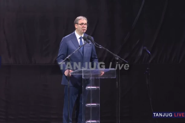 "UBIJALI SU NAM DECU, NEĆEMO I NE SMEMO TO DA ZABORAVIMO"! Vučić: "Neka je večna slava našim herojima, džaba im stotine aviona kad nisu znali šta je srpsko srce junačko"!