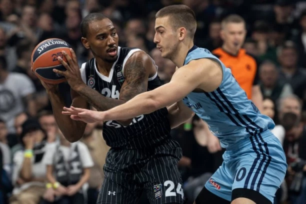 GINE SE ZA SVAKU LOPTU: Partizan se odlepio, Alba ga stigla