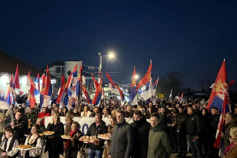 EVO GDE SU SRBI SA KOSOVA PROVELI NOĆ! Uprkos mećavi i snegu, snažno marširaju do svog cilja! (FOTO)
