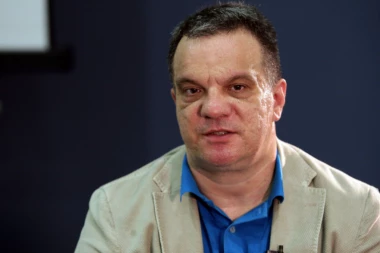 HITNO SE OGLASIO MINISTAR PROSVETE DEJAN VUK STANKOVIĆ! Đacima poslao OVU poruku!