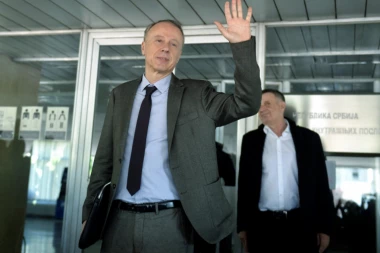 REKTOR IZBEGAO SASTANAK SA PREMIJEROM! Vladan Đokić imao čak i "opravdanje"