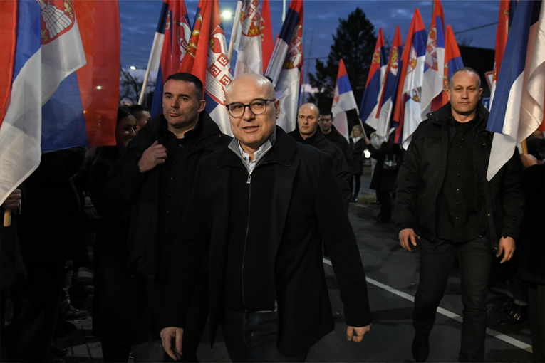 MILOŠ VUČEVIĆ OSUDIO HAPŠENJE SRBA NA KOSOVU! Lider SNS-a bez dlake na jeziku: "KURTI STOJI IZA POLITIKE KOJA JE PUCALA NA SRPSKU DECU"