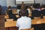 UČENICI UDALJENI IZ ŠKOLE! Đaci napravili fotomontaže nagih učenica i nastavnice: Skandal potresao Srbiju - ŠKOLA ODMAH REAGOVALA!