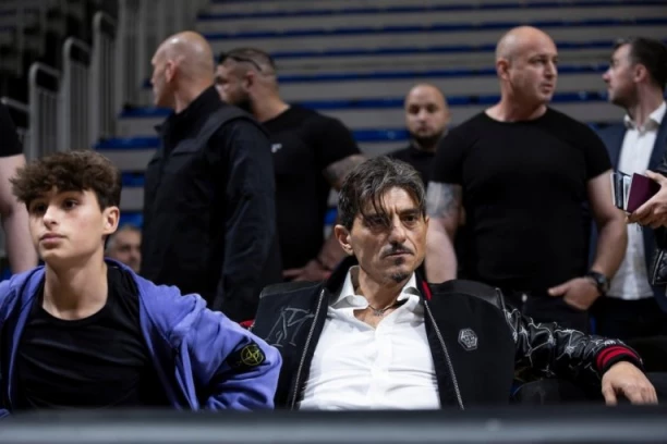 OGLASIO SE JANAKOPULOS NAKON PLASMANA PAO NA F4! Kontroverzni Grk poslao BRUTALNU poruku! (FOTO)