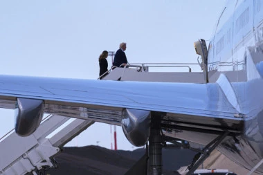 DONALD I MELANIJA TRAMP NAPUSTILI RIM! Otišli odmah nakon ceremonije sahrane pape Franje!