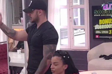 BUKTI RAT U BELOJ KUĆI: Hitno PREKINUT program zbog OVE RASPRAVE - pale su teške reči, muk u Šimanovcima! (GALERIJA)