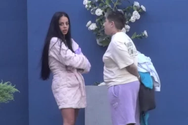 OVAJ SNIMAK ĆE RAZORITI DRAGANINU MAJKU, SAD MOŽE DA SE POZDRAVI SA PORODICOM: Skinula bubice, pa otišla sa Matorom u štek!