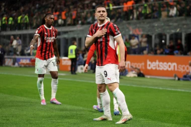 DRAMA PRED VENECIJU: Luka Jović doživeo krah!