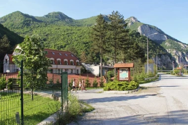 TOKOM PRVOMAJSKIH PRAZNIKA CELA SRBIJA PROHRLI U OVO IZLETIŠTE: "Ovaj kraj poznat je kao mala srpska Sveta Gora"