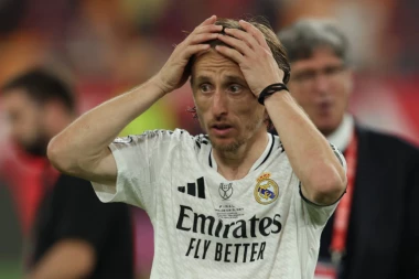 VELIKI SKANDAL: Modrić glavni akter TUČE u svlačionici Reala, Hrvat nasrnuo na saigrača!