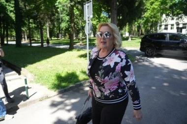 NAŠA PEVAČICA DOBILA BATINE ZA PRVI MAJ! Niko nije znao šta se desilo tada u njenoj kući, ovo ni sad ne može da zaboravi!