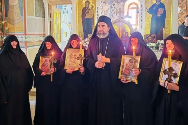 ČUDO NA TOMINU NEDELJU U ŽUPI NIKŠIĆKOJ: Četiri mlade žene ostavile su sve i zakoračile u večnost