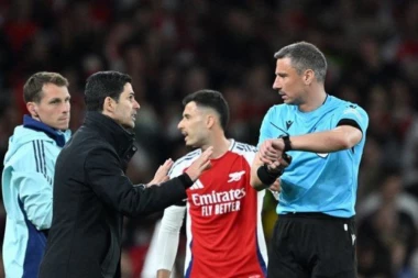 FRKA U LONDONU! Arteta INTERVENISAO da spreči SKANDAL na kraju meča sa Parižanima! (VIDEO)