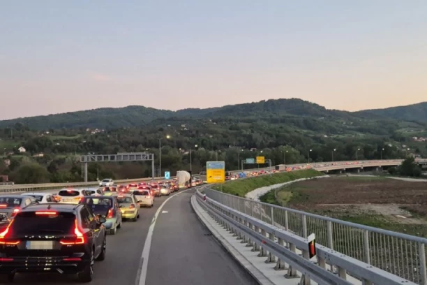 PAKAO NA GRANIČNIM PRELAZIMA ZA PRVI MAJ! Situacija još teža zbog broja turista koji su krenuli u Srbiju, posebno iz Bugarske (FOTO)