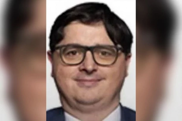 UHAPŠENA ŽENA KOJA JE NAPALA NARODNOG POSLANIKA UGLJEŠU MRDIĆA! Prišla mu na benzinskoj pumi pa mu pretila smrću! (FOTO)