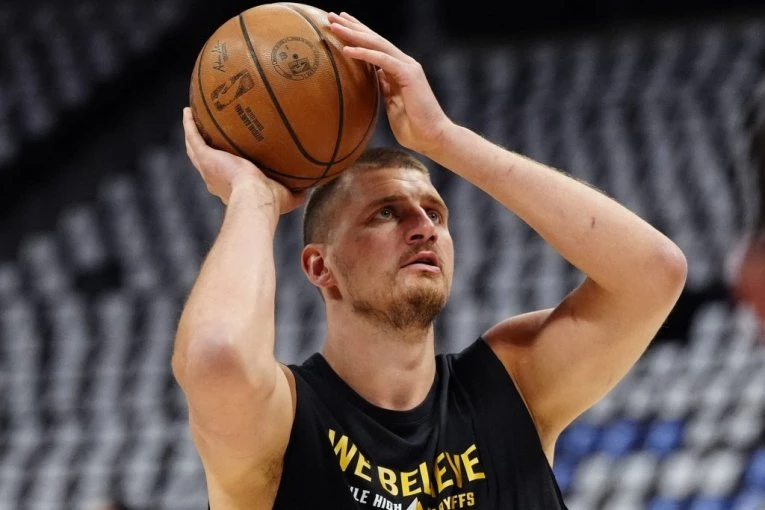 SPREMAN JE! Pogledajte kako je NIkola Jokić podesio nišanske sprave (VIDEO)