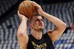 SPREMAN JE! Pogledajte kako je NIkola Jokić podesio nišanske sprave (VIDEO)