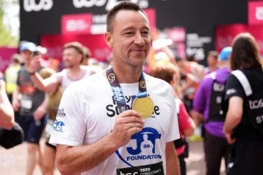 CEO SVET OSTAO U ČUDU! Džon Teri uslikan krvav posle skoro šest sati pakla!