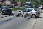 UDES NA AUTO-PUTU KOD AERODROMA! Sudarila se dva vozila, stvaraju se gužve!