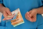 OVOLIKO NOVCA U SVAKOM TRENUTKU MORATE IMATI KOD KUĆE: Evo zašto je važno da ovo svi znaju - iznenadićete se sumom!