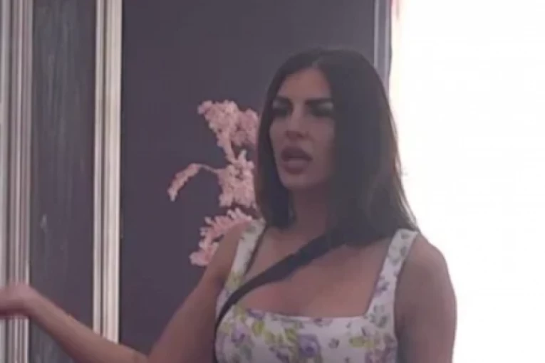 ENA I PEJA ZARATILI KAO NIKADA DO SAD:  Optužen da je imao intimne odnose sa ovom učesnicom, ona ga ŽESTOKO IZVREĐALA!