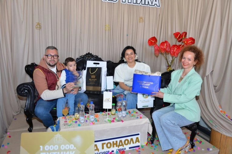 ZA OVAKVU NAGRADU JOŠ NISTE ČULI: Dobili milion besplatnih vožnji na goldoli! (FOTO)