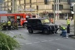 KRV, RAZBACANE STVARI PO ULICI I PLAČ: Jezive scene iz centra grada, manijak uleteo džipom među prolaznike! Ima teško povređenih (VIDEO)