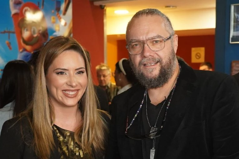 NEVIĐENO PRIZNANJE! Žena Marka Kona, poznata voditeljka, tražila mu razvod i da uzme decu - ŠOKIRAĆE VAS kada saznate o čemu je reč!