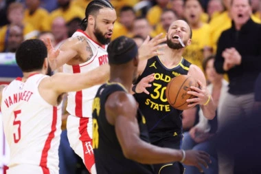 NBA SPEKTAKL: Pogledajte sve detalje sa ludog meča Voriors - Rokets! (VIDEO)