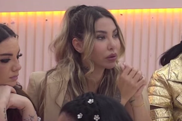 LETELO PERJE U PROGRAMU, ANELI i LUKA IMALI ŽESTOKI OBRAČUN: Ahmićeva totalno van kontrole, da li će on moći da joj pređe preko ovoga?!