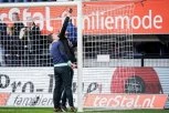 GOL ZA PATULJKE? Bivši as Crvene zvezde morao da sačeka start meča - ovo se RETKO VIĐA!