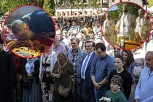 SRCE PRAVOSLAVNE SRBIJE KUCALO JE DANAS U OVOJ DOLINI: 8 vladika i hiljade vernika na veličanstvenoj proslavi praznika Svetog Nikolaja Velimirovića (FOTO)