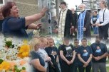 PONOVO STE NAS OKUPILI DA VAS OPLAČEMO! Potresne scene u Malom Orašju: "Pucnji mogu ubiti čoveka, ali ne i sećanje na njega!" (VIDEO)
