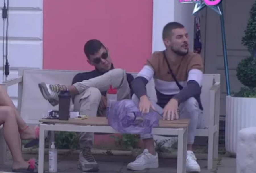 Gruja i Peja pevaju