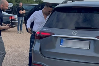 POZNATI POHRLILI NA KRŠTENJE ŠIJANA! Darko Lazić stigao prvi,  gosti zanemeli kada se POJAVIO OVAJ ČOVEK! (VIDEO)