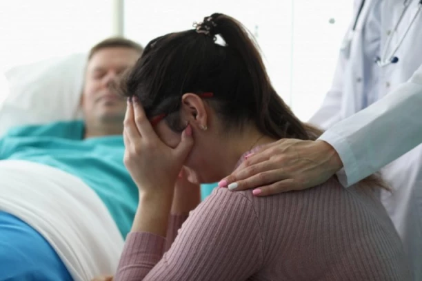 MUŽ MI JE BIO ZDRAV KAO DREN: Požalio se na bol u uhu i legao - nekoliko dana kasnije su me zvali iz bolnice, nije mu bilo spasa!