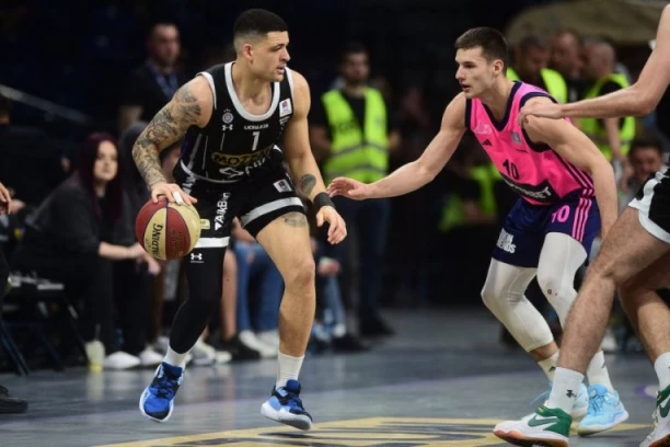 PARTIZAN - MEGA: Crno-beli održavaju dvocifrenu prednost!
