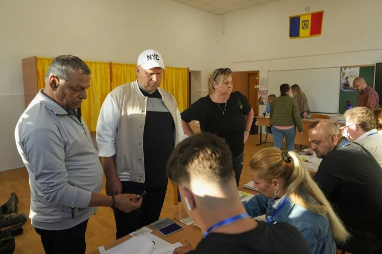 SIMION I ANTONESKU U DRUGOM KRUGU: Oglasila se Centralna izborna komisija Rumunije