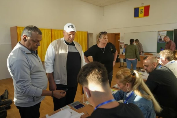SIMION I ANTONESKU U DRUGOM KRUGU: Oglasila se Centralna izborna komisija Rumunije