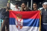 BAZEL, PA VRANJE! Princ krenuo na Evroviziju - razvio našu trobojku pred let, ne skida osmeh s lica! (VIDEO)