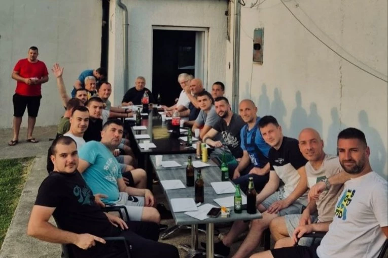 POZNAT JE ŠAMPION PRVENSTVA: Ima još dosta da se igra, ali je pehar već ugraviran!