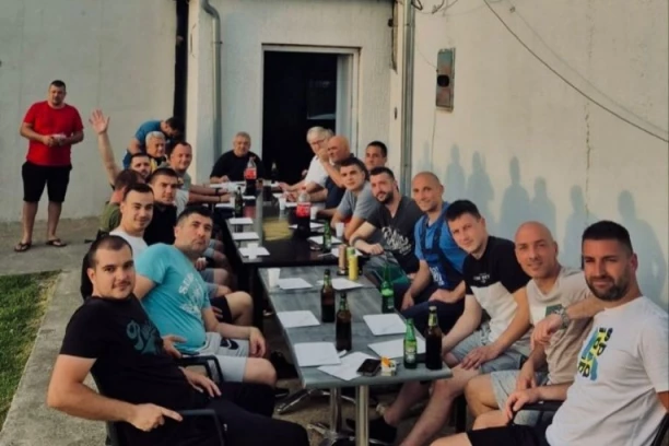 POZNAT JE ŠAMPION PRVENSTVA: Ima još dosta da se igra, ali je pehar već ugraviran!