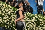 ZBOG ČEGA JE KIM KARDAŠIJAN NAPRAVILA SKANDAL NA MET GALI?! Pojavio se PRAVI SNIMAK sa lica mesta - JEDAN detalj je svima promakao! (VIDEO)