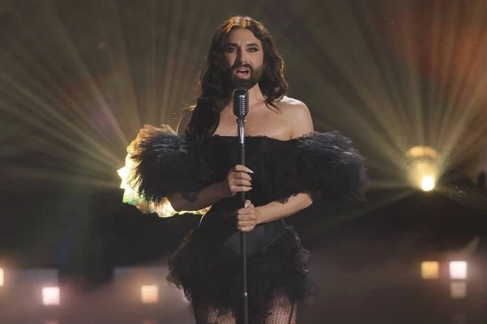BRADATA ŽENA ŠOKIRALA EVROPU 2014. GODINE: Danas je pravi macan - ne biste rekli da se radi o istoj osobi! (FOTO)