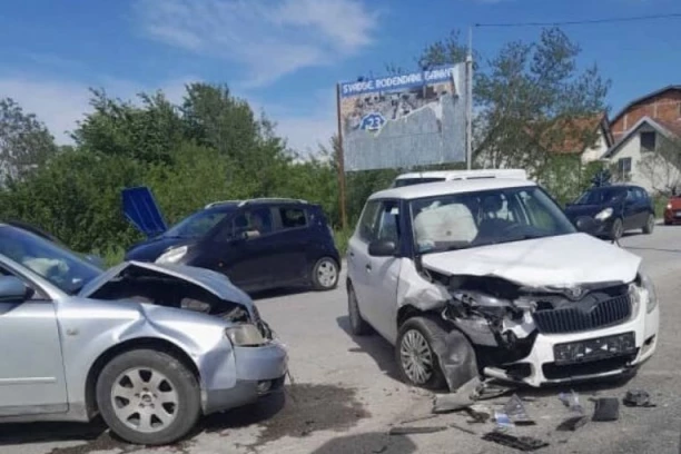ŽESTOK SUDAR U ČAČKU! Automobili potpuno uništeni! (FOTO)