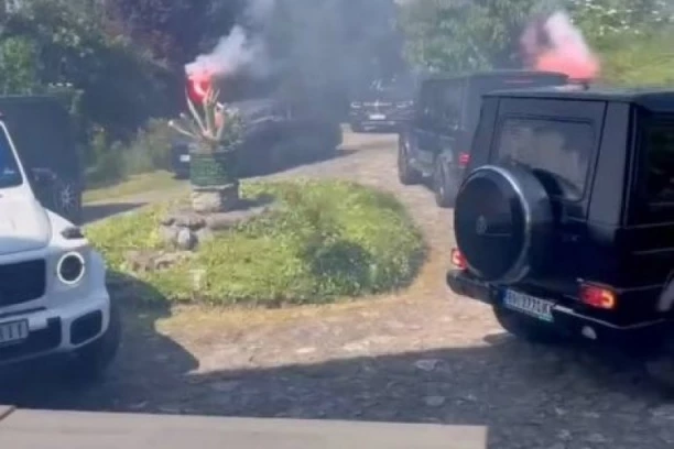 PRAVA FEŠTA U SURČINU, SLAVLJE U DOMU ŠIJANA NE PRESTAJE! Mirko i Bojana nakon krštenja SINČIĆU PRIREDILI JOŠ JEDAN SPEKTAKL ZA PAMĆENJE!